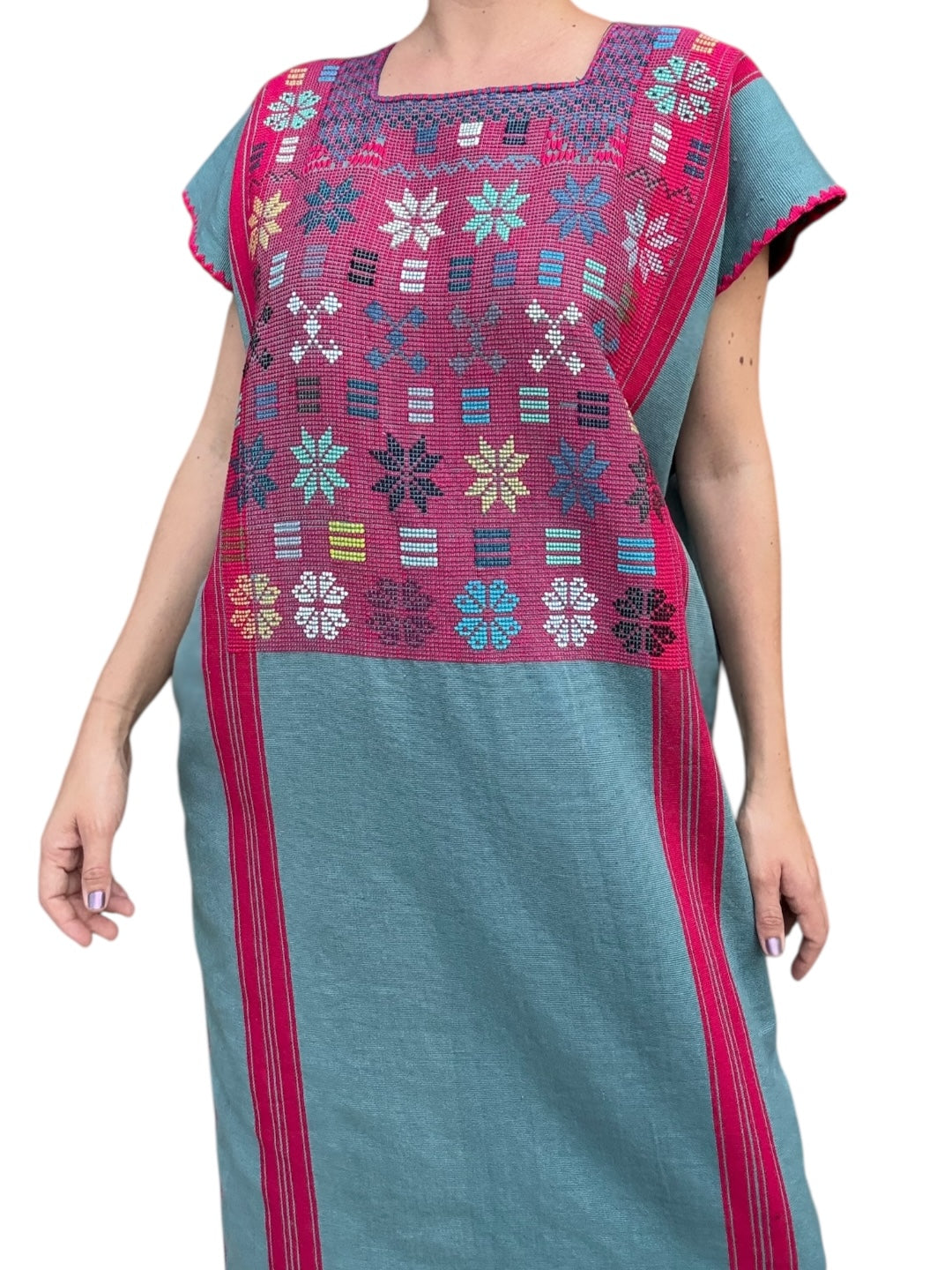 Huipil San Juan Cancuc hecho en Telar de cintura con hilo de algodón