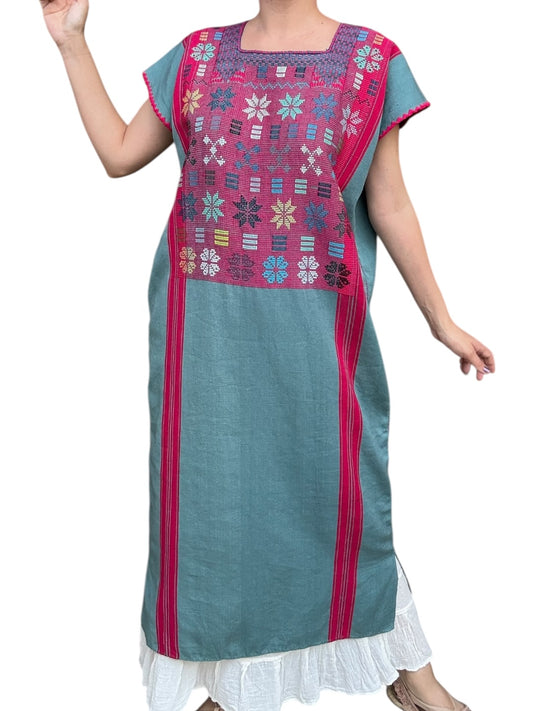 Huipil San Juan Cancuc hecho en Telar de cintura con hilo de algodón