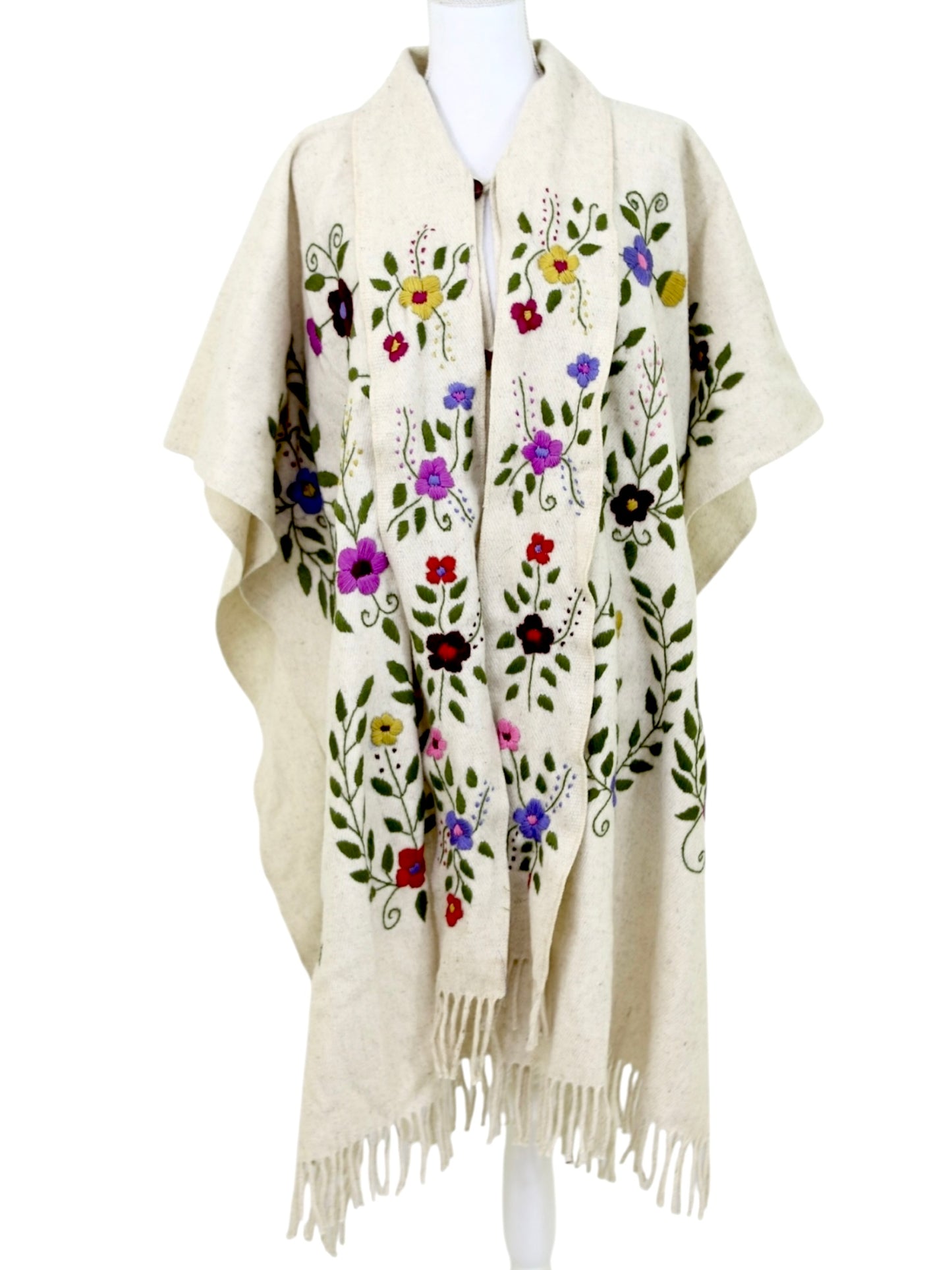 Poncho Bordado Mexicano modelo Violeta