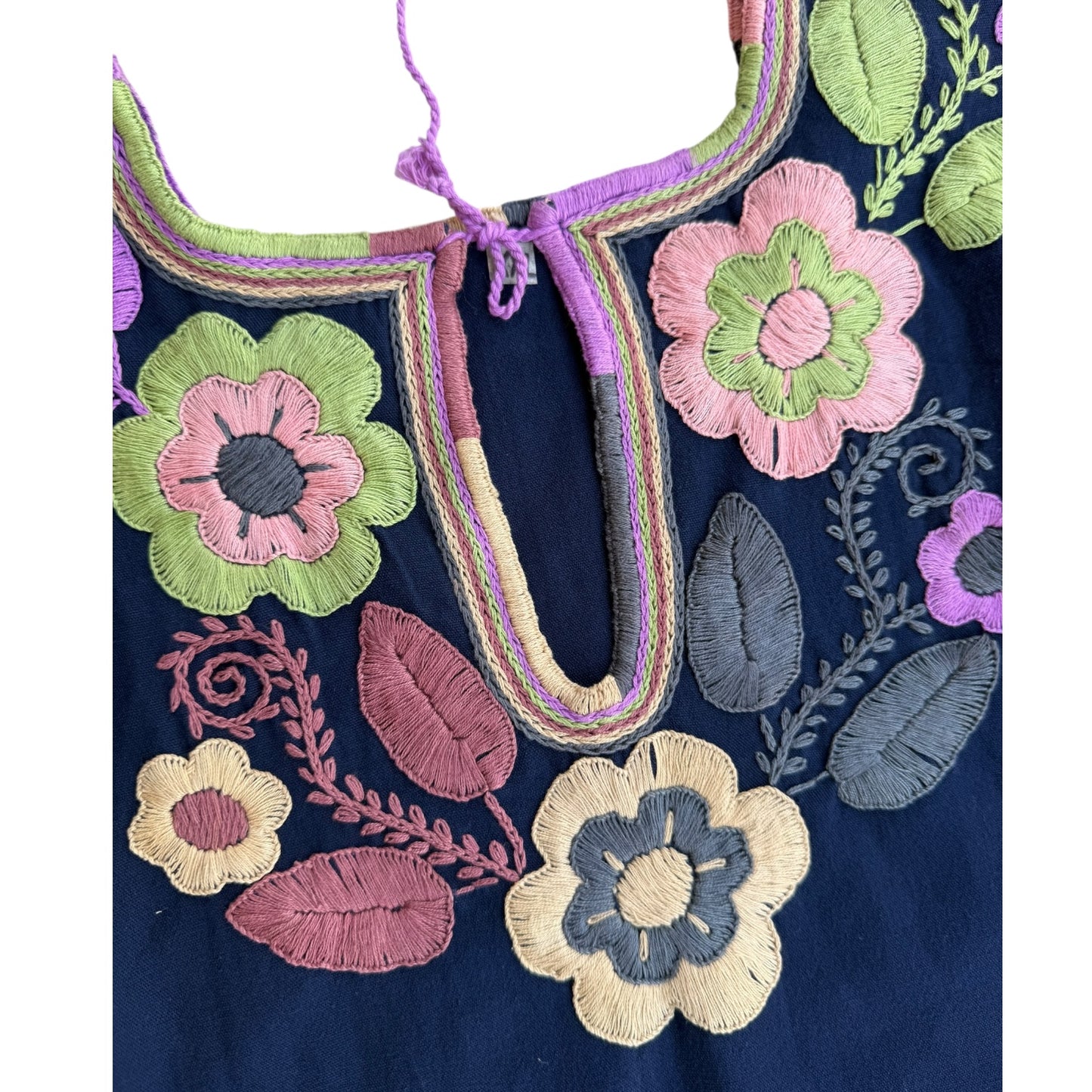Blusa de manta bordada a mano talla XXL modelo Cadenilla Flor