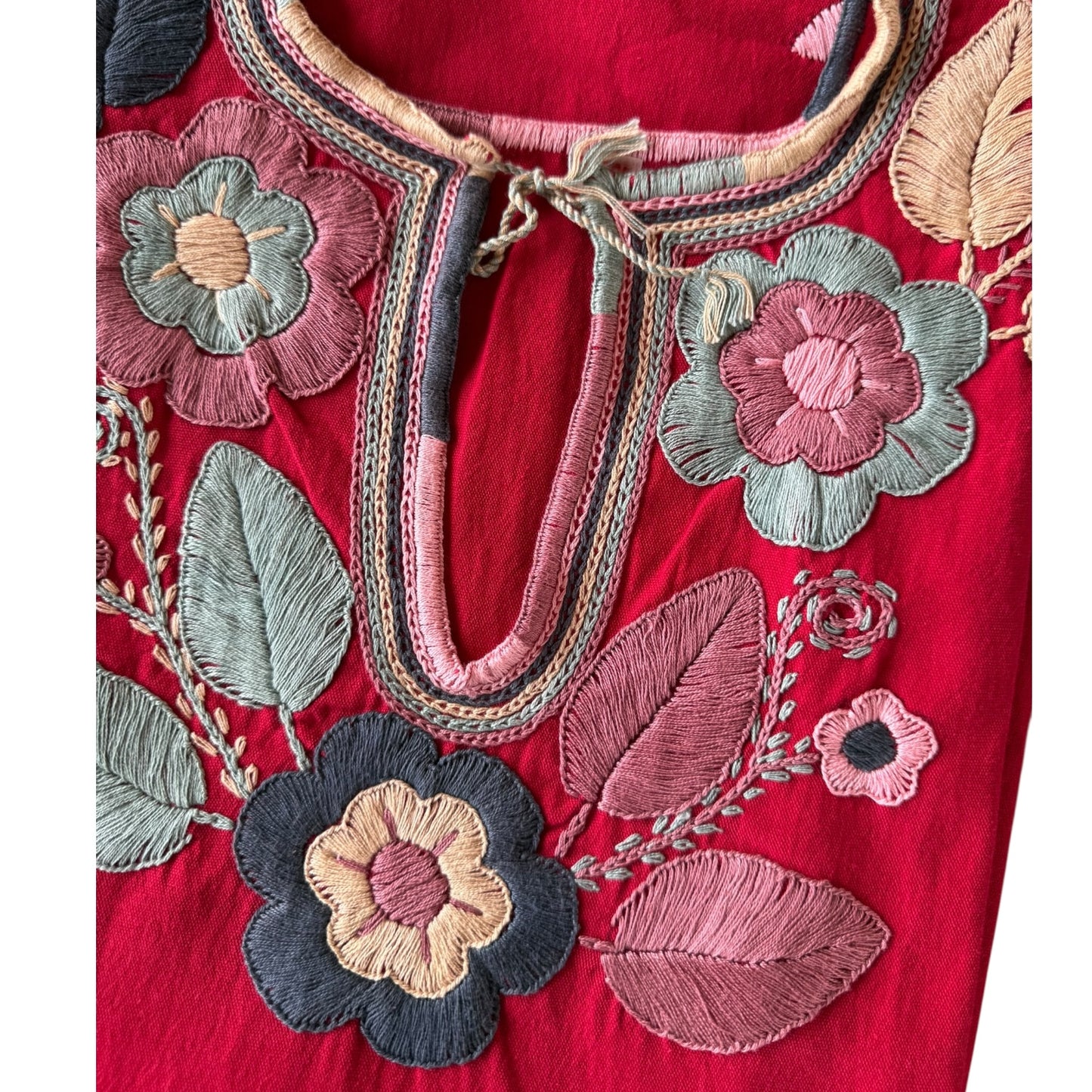 Blusa de manta bordada a mano talla XXL modelo Cadenilla Flor