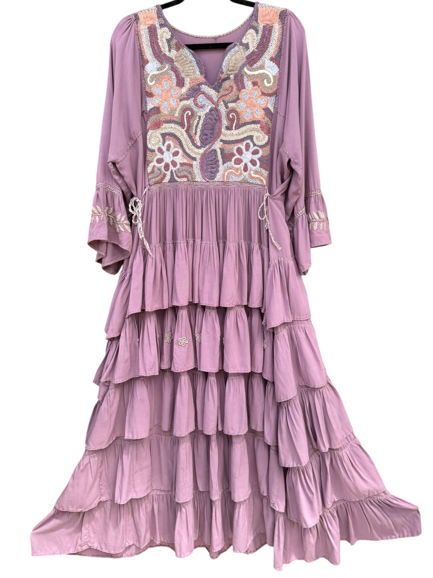 Vestido Fino Nudito Bordado a mano