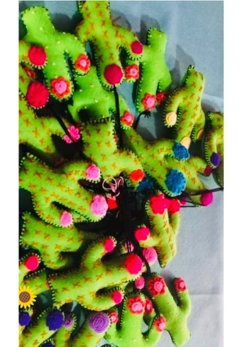 LOTE DE 12 Pompones de Estambre modelo Nopales