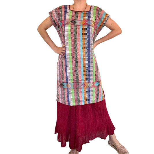 Huipil hecho en Telar de cintura con hilo de algodón modelo Arcoíris