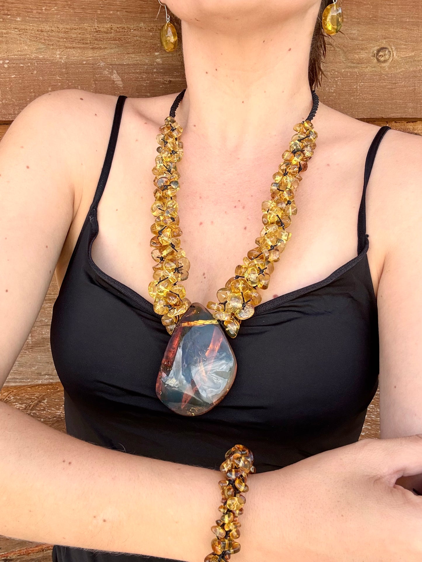 Juego Collar, Aretes y Pulsera de Ámbar