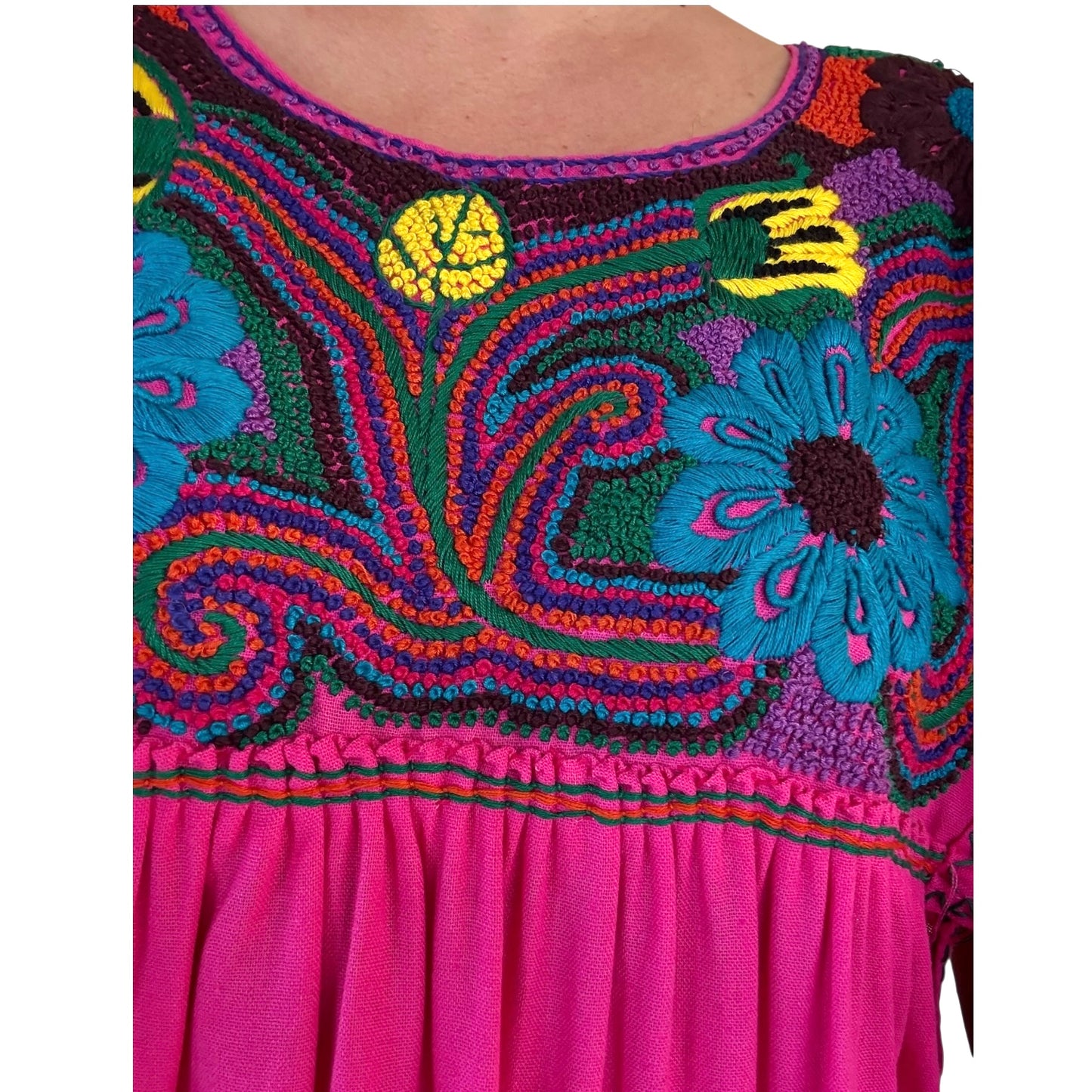 Vestido de lino Bordado a mano Artesanal Mexicano modelo Almira