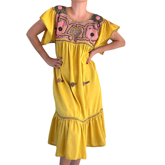 Vestido de lino Bordado a mano Artesanal Mexicano modelo Almira