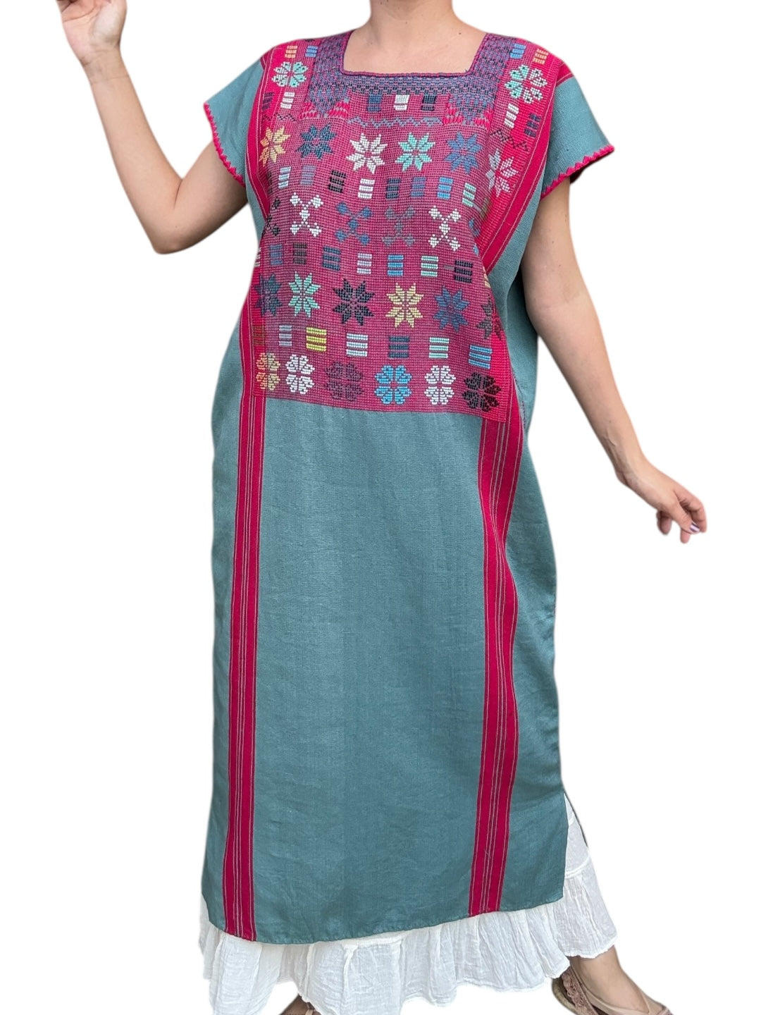 Huipil San Juan Cancuc  hecho en Telar de cintura con hilo de algodón