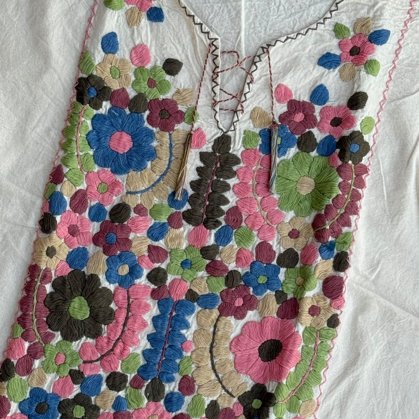 Blusa de manta bordada a mano talla XXL modelo Hortensia