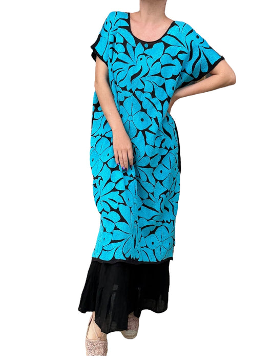 Vestido Jalapa de Díaz bordado a mano relleno celeste