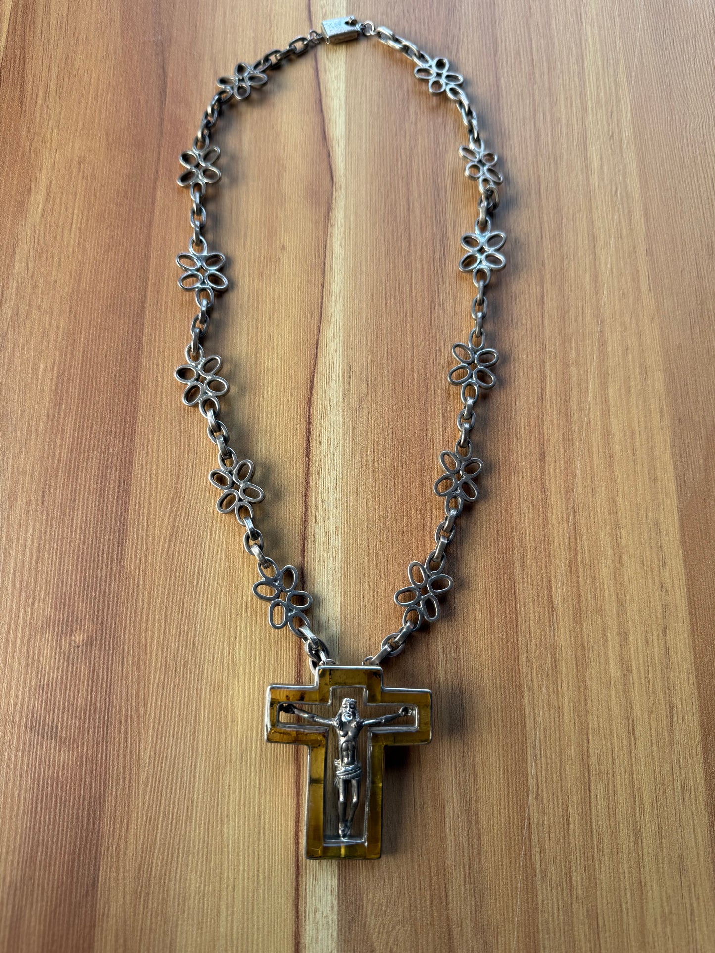 Collar Cristo Plata 925 y Ámbar de primera