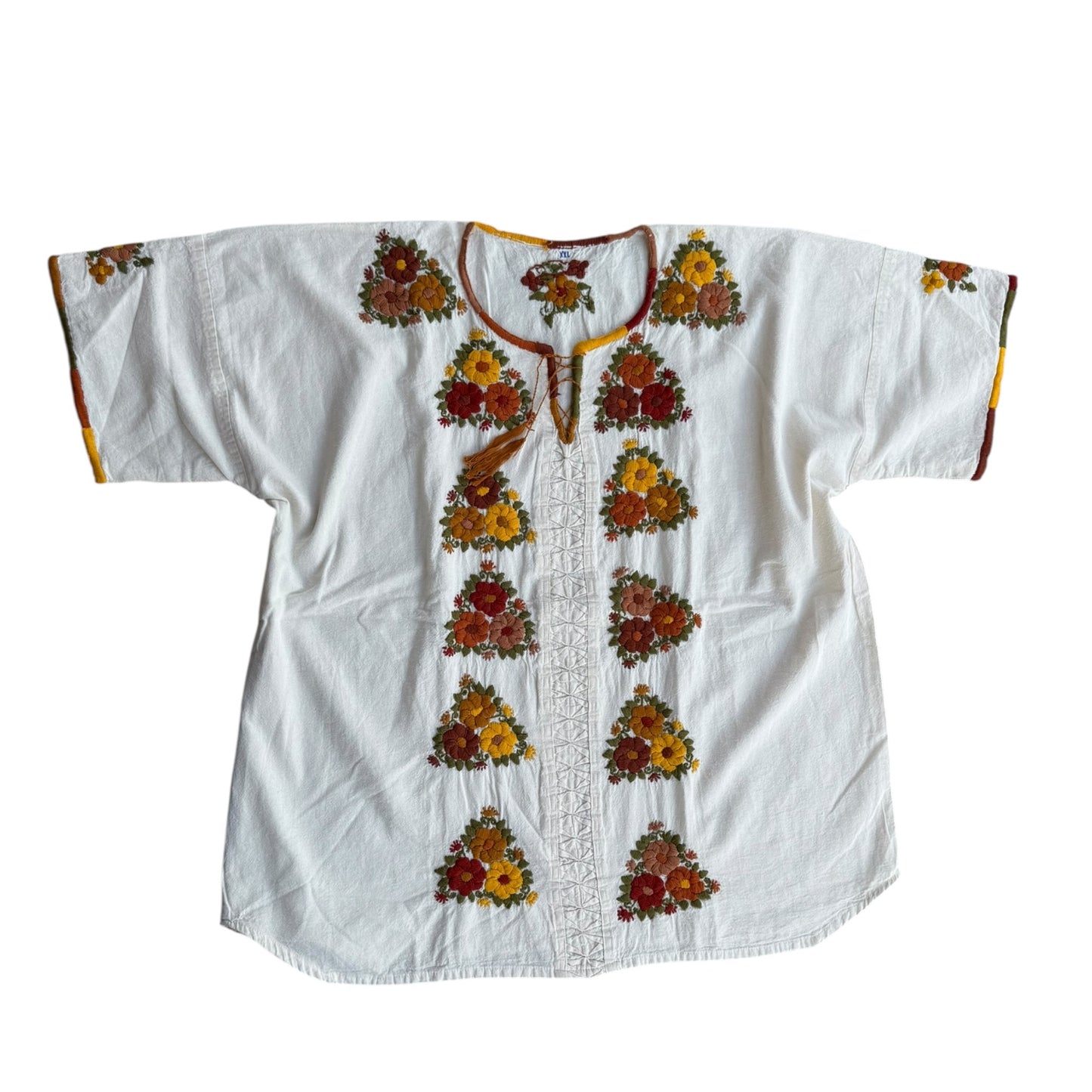 Blusa de manta bordada a mano talla XXL