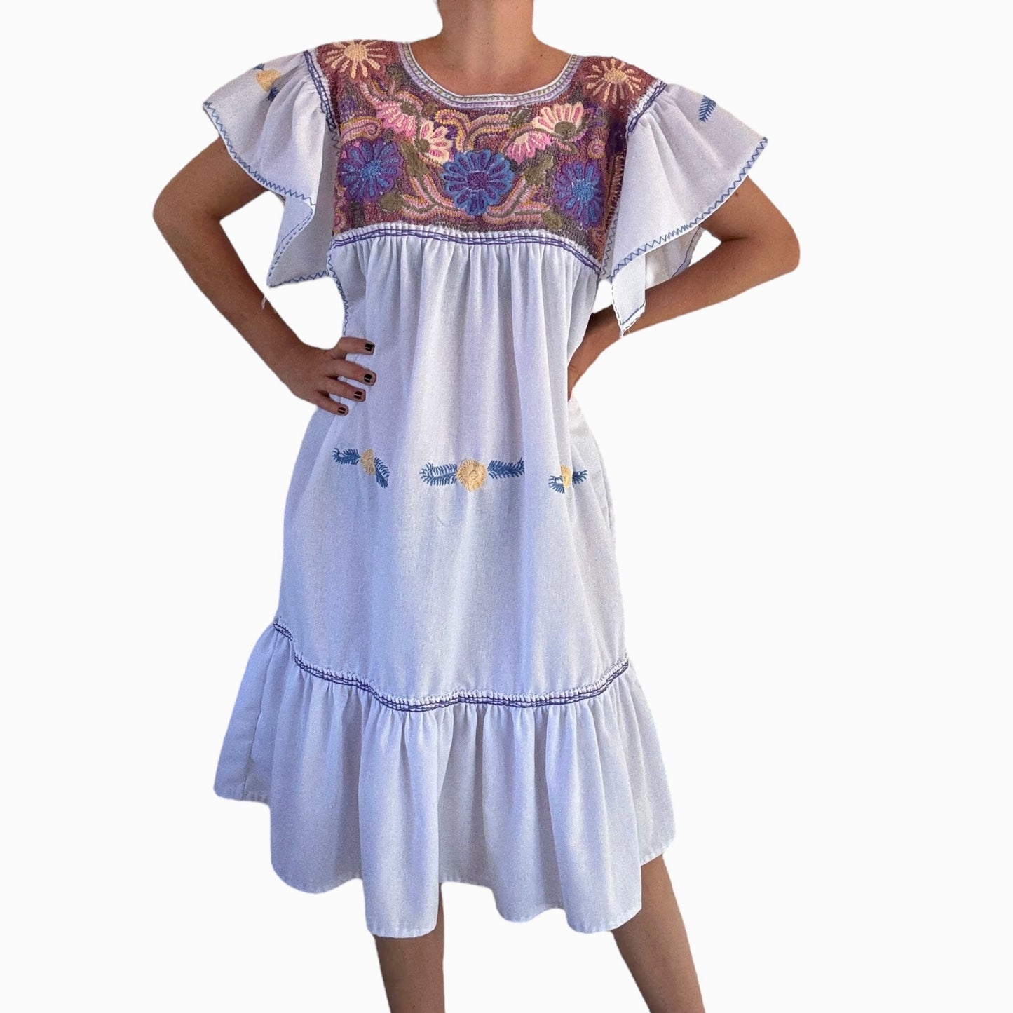 Vestido de lino Bordado a mano Artesanal Mexicano modelo Almira