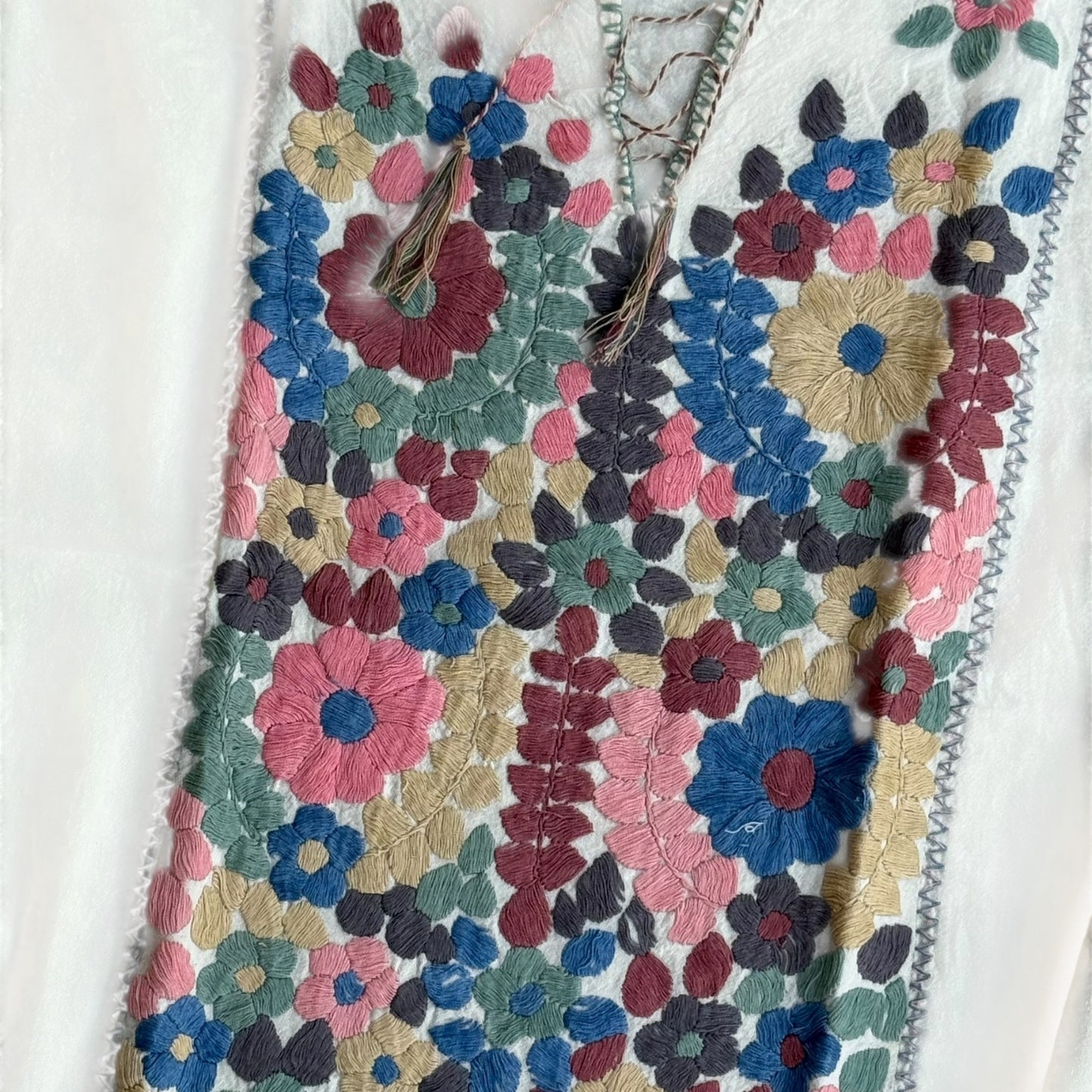 Blusa de manta bordada a mano talla XXL modelo Hortensia