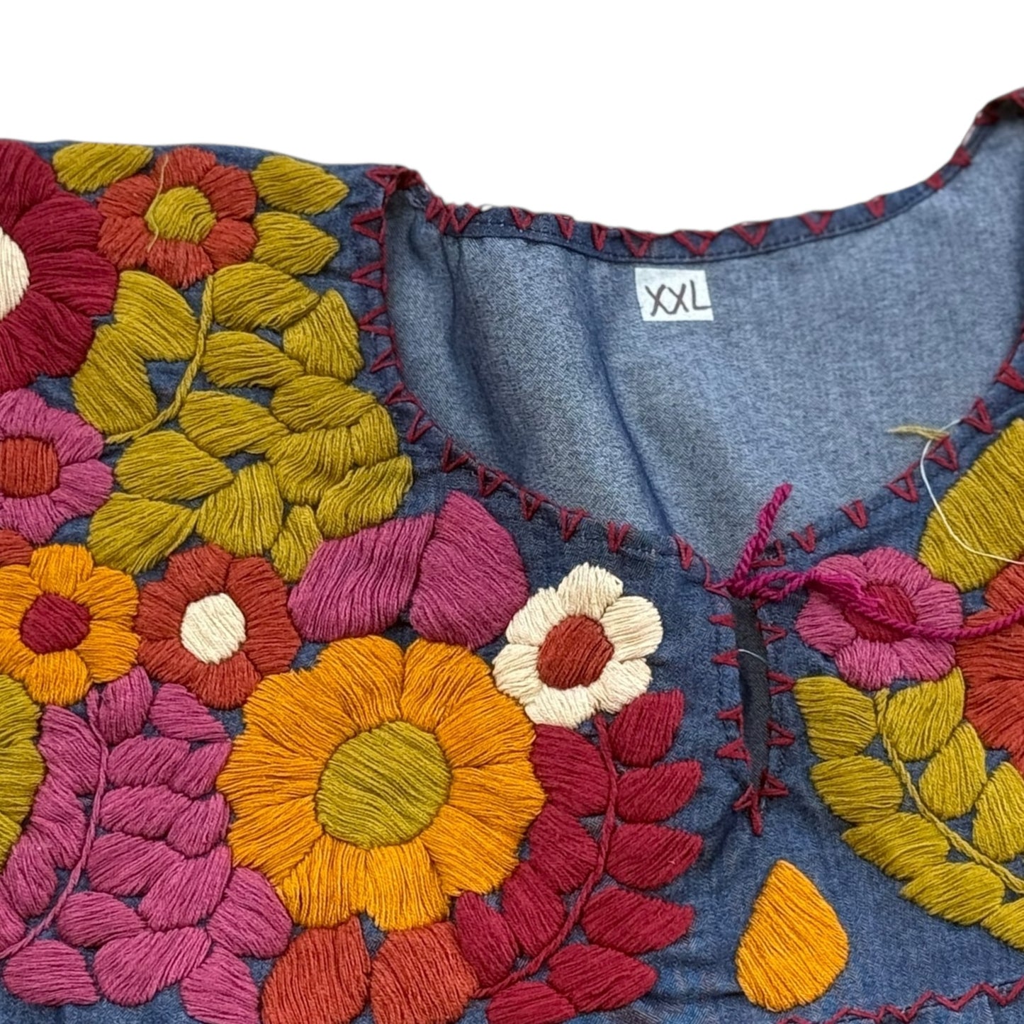 Blusa de mezclilla bordada a mano talla XXL modelo Macarena