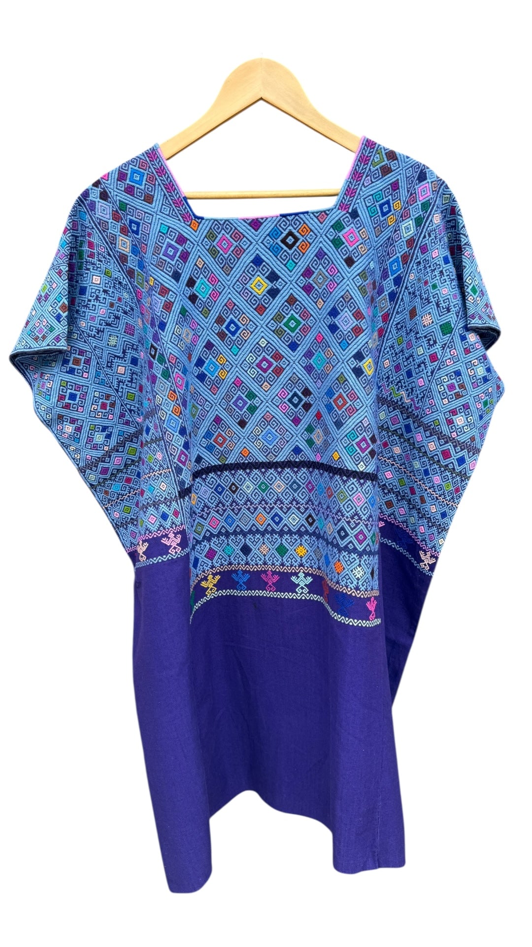 Huipil Ceremonial Aldama de colección morado