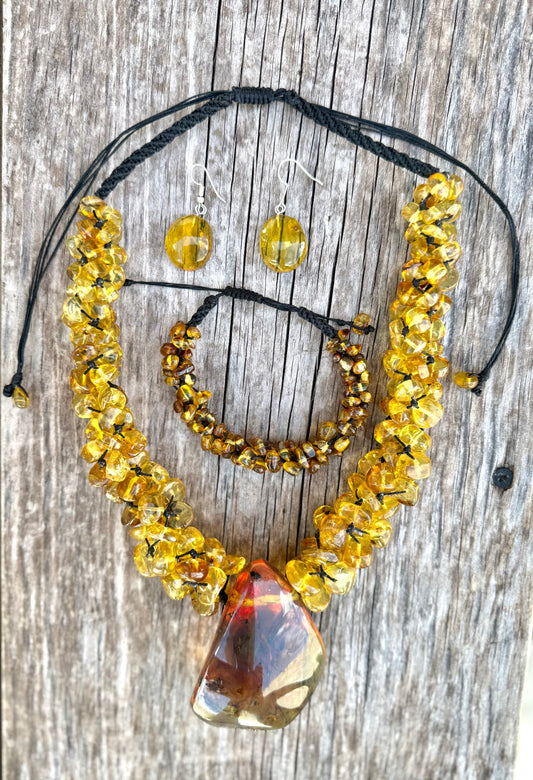 Juego Collar, Aretes y Pulsera de Ámbar