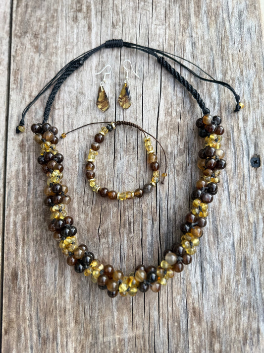 Juego Collar, Aretes y Pulsera de Ámbar, Ágata y Macramé