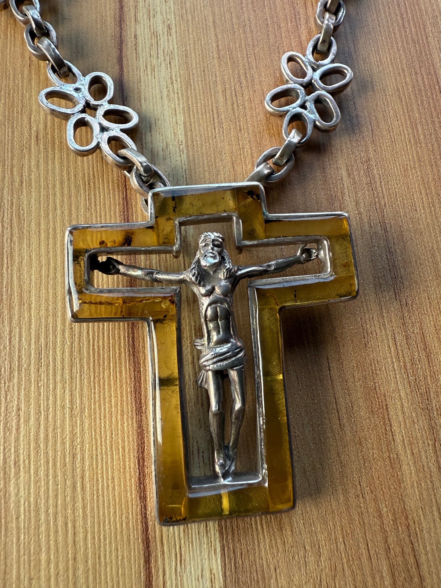 Collar Cristo Plata 925 y Ámbar de primera