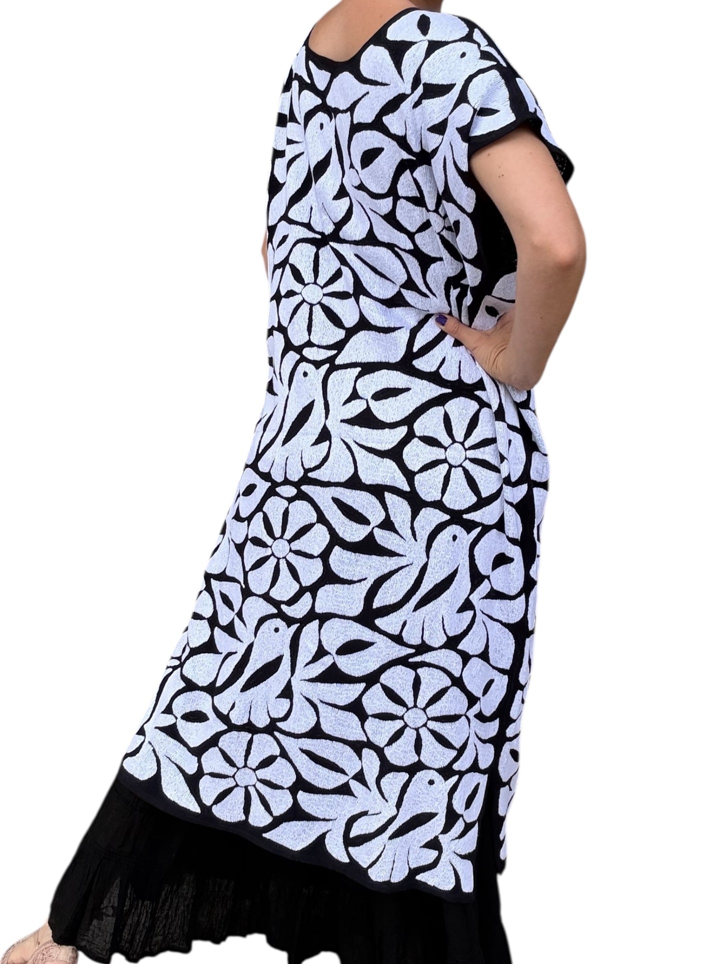 Vestido Jalapa de Díaz bordado a mano relleno blanco