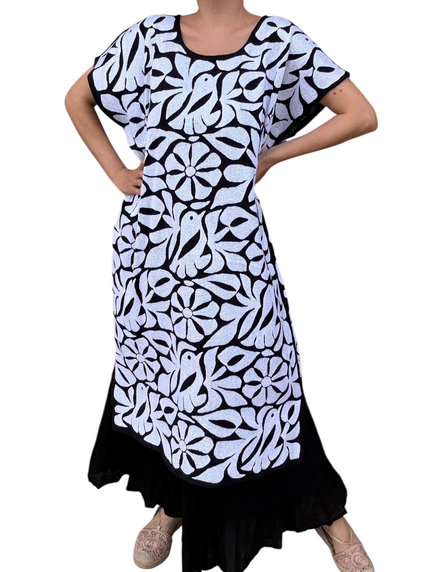Vestido Jalapa de Díaz bordado a mano relleno blanco