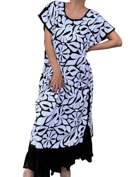 Vestido Jalapa de Díaz bordado a mano relleno blanco