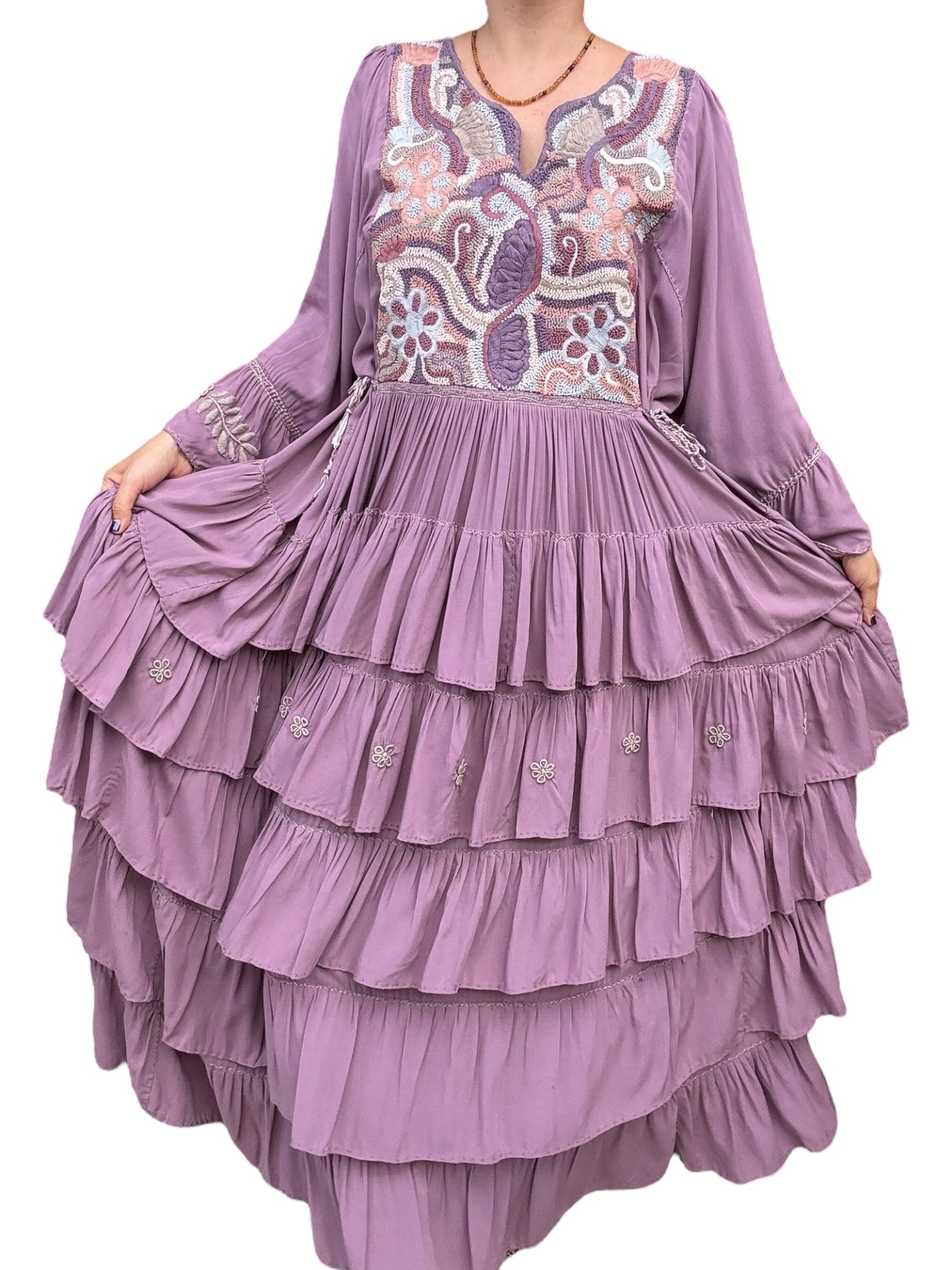 Vestido Fino Nudito Bordado a mano