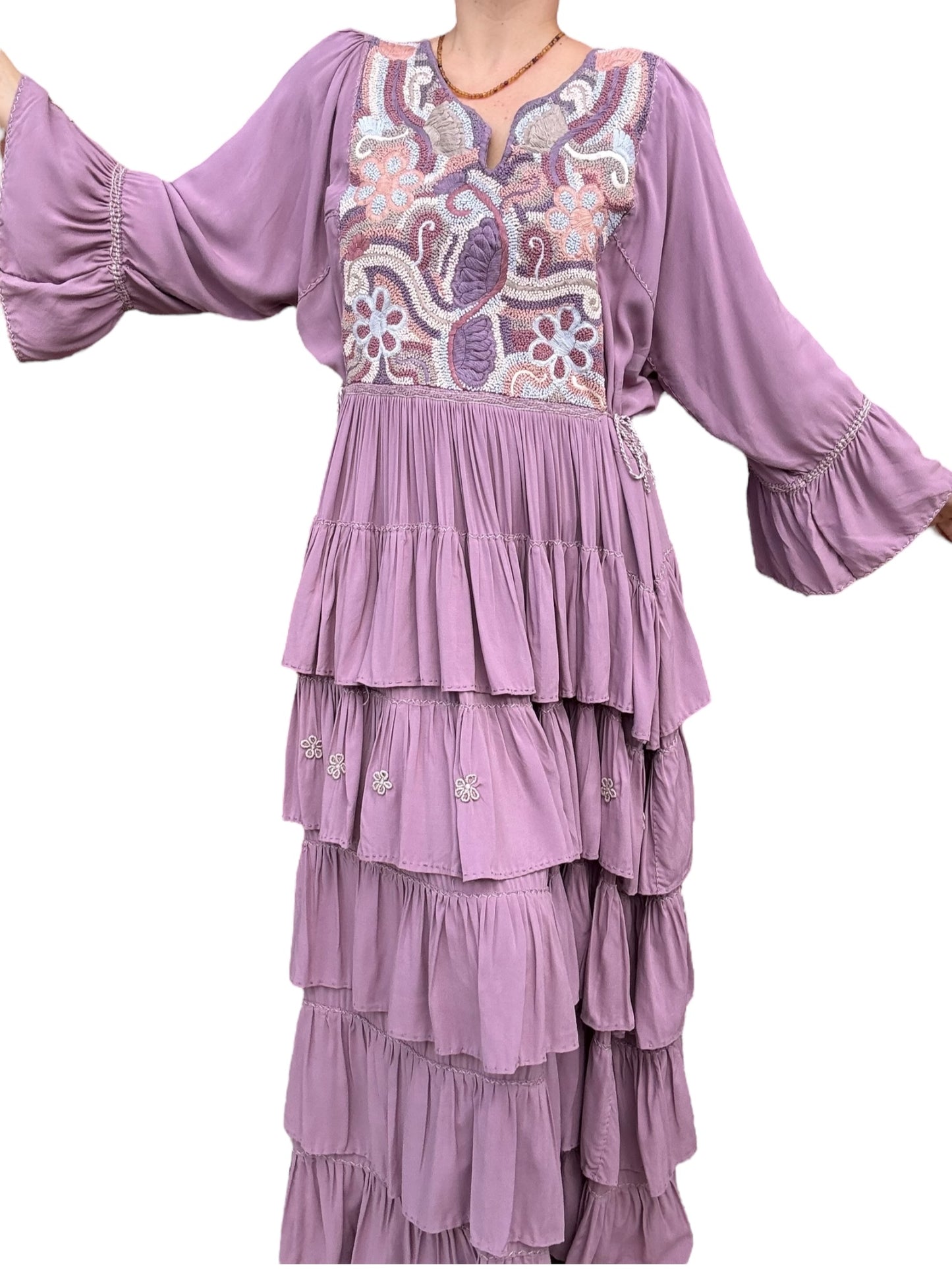 Vestido Fino Nudito Bordado a mano