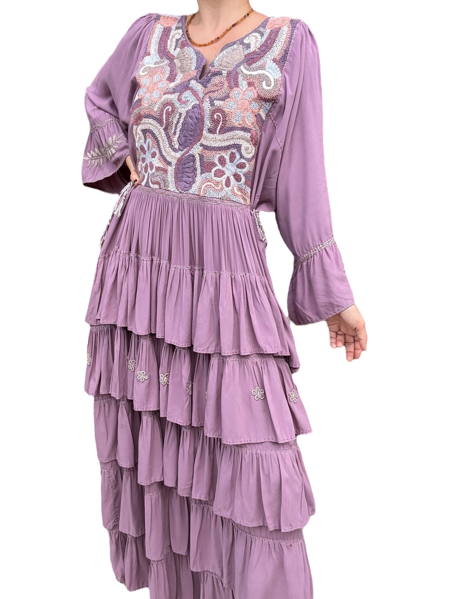 Vestido Fino Nudito Bordado a mano