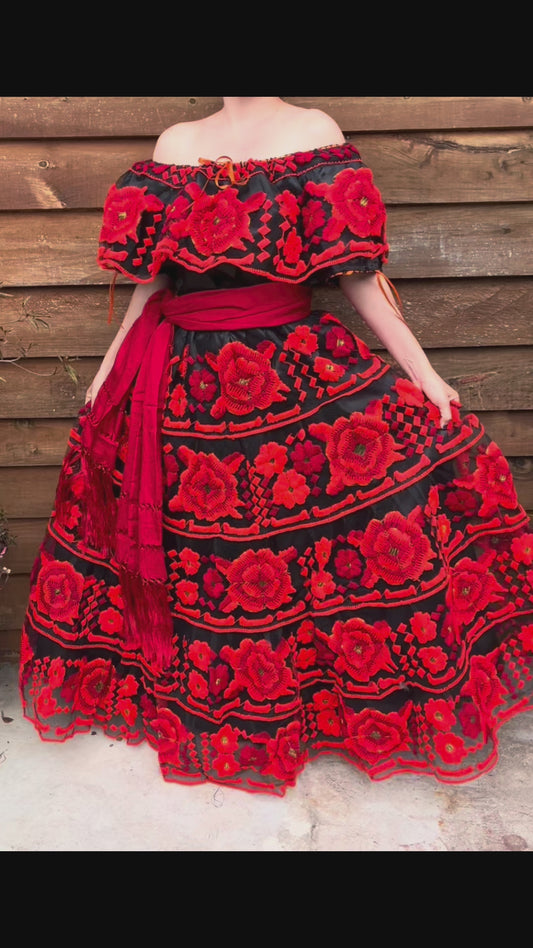 Traje Típico Artesanal Mexicano De Gala Bordado A Mano
